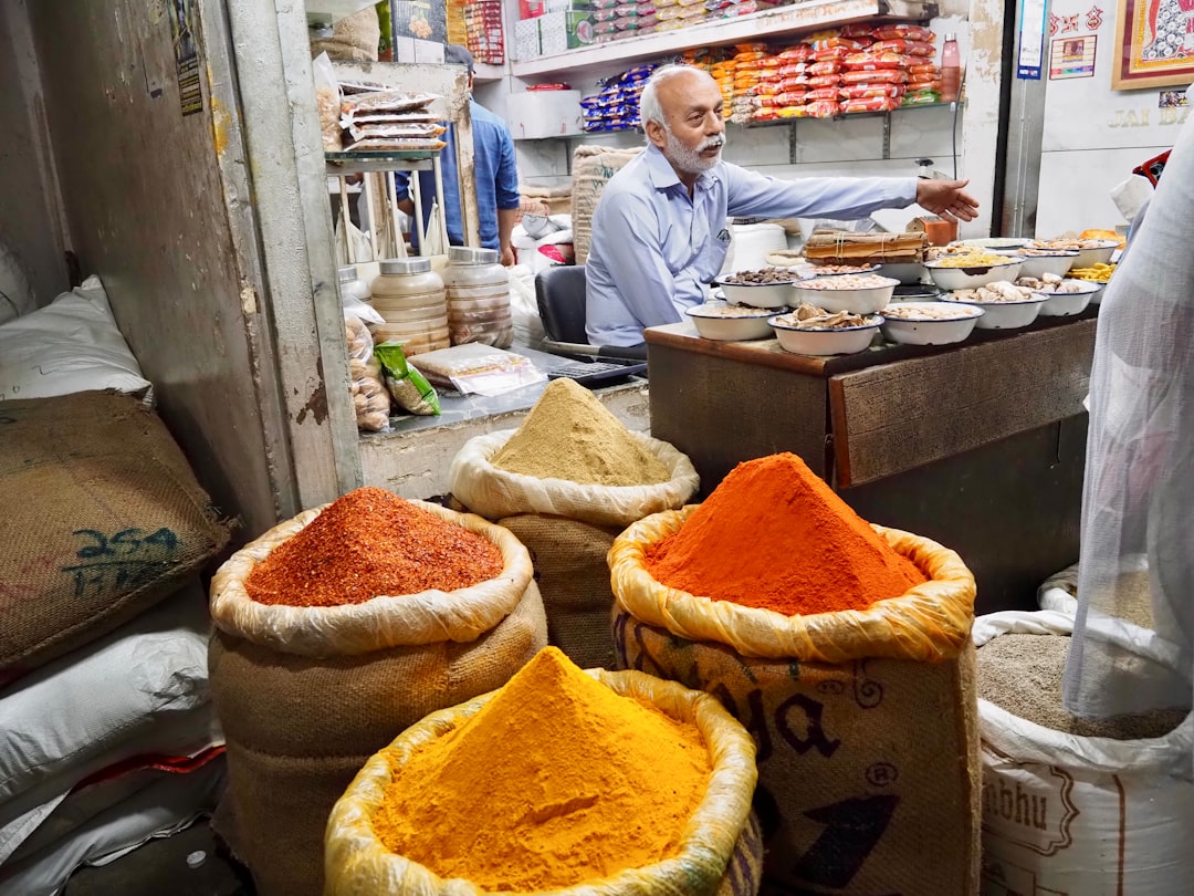Travel assistance and local market guidance in Paharganj